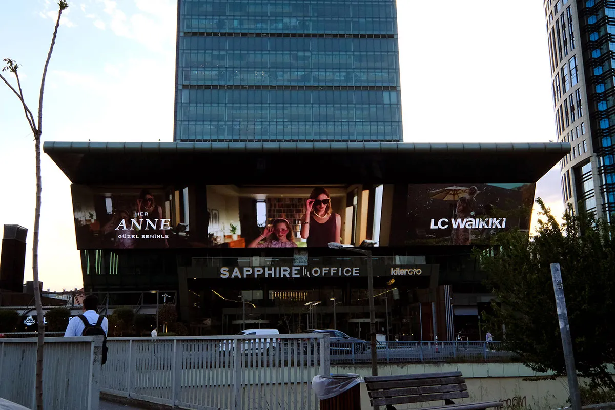 Dijital Açık Hava Reklamları 6 marker dooh1